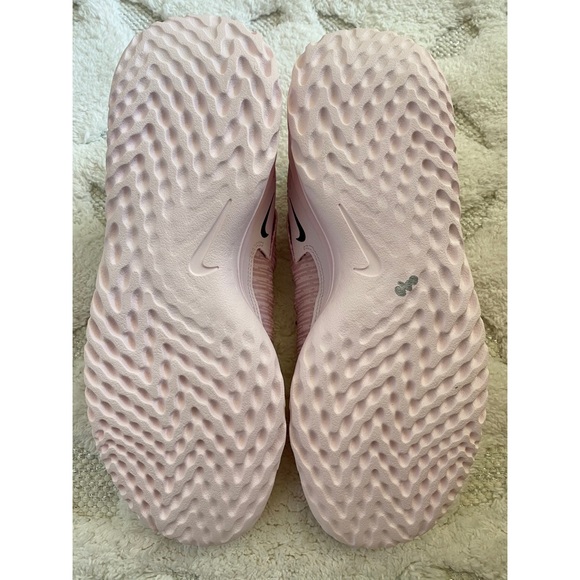 {Women’s} Nike Renew Arena Lace-Up Running Shoes - Picture 3 of 5